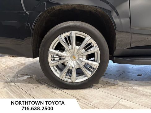 Used 2023 Chevrolet Suburban High Country AWD/4WD image 46