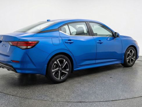 Used 2025 Nissan Sentra SV FWD image 9