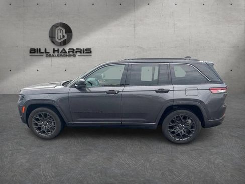 Used 2026 Jeep Grand Cherokee Summit w/ Obsidian Package AWD/4WD image 8