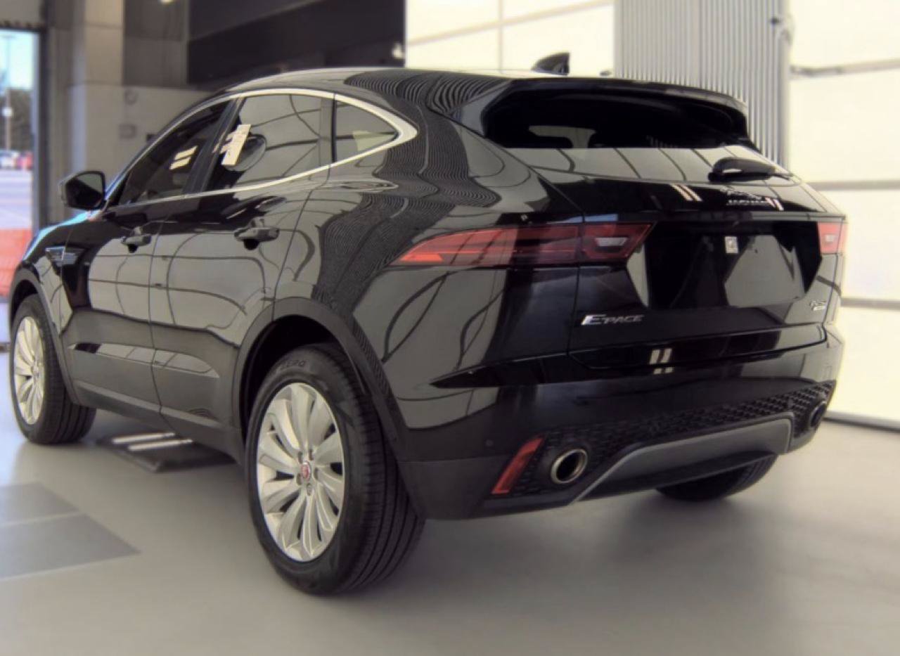 Used 2018 Jaguar E-PACE SE AWD/4WD image 3