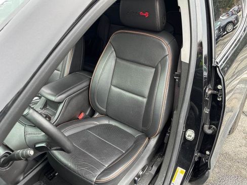 Used 2023 GMC Acadia AT4 w/ Technology Package image 5