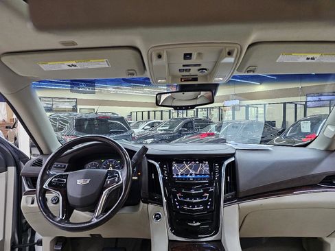 Used 2015 Cadillac Escalade ESV Luxury AWD/4WD image 30