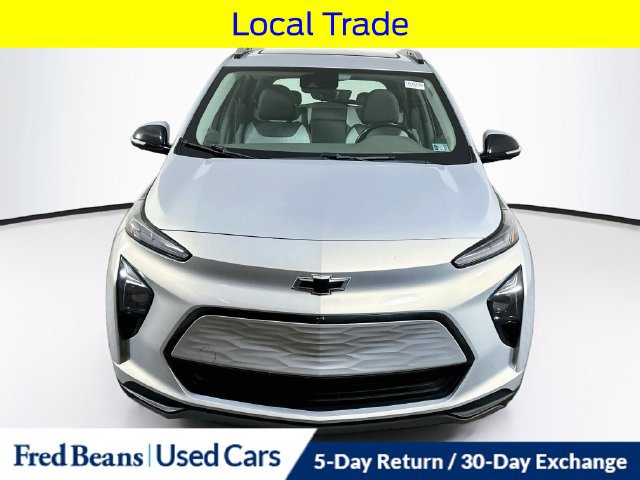 Used 2022 Chevrolet Bolt EUV Premier w/ Sun & Sound Package FWD image 2