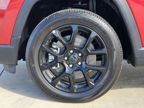 New 2026 Jeep Compass Latitude image 12