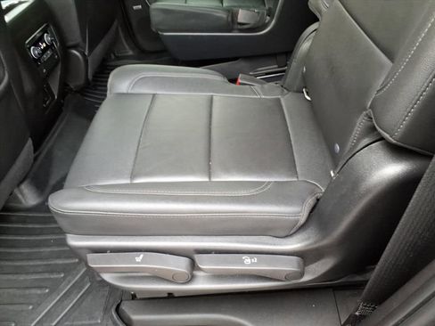 Used 2022 Chevrolet Tahoe Z71 w/ Z71 Off-Road Package image 23