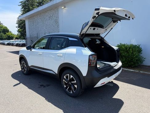Used 2026 Nissan Kicks SV AWD/4WD image 10