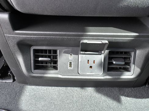 Used 2022 Chevrolet Silverado 1500 LT image 22