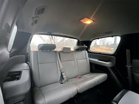 Used 2019 Toyota Sequoia Platinum image 26