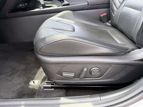 Certified 2023 Hyundai Elantra Limited FWD image 23