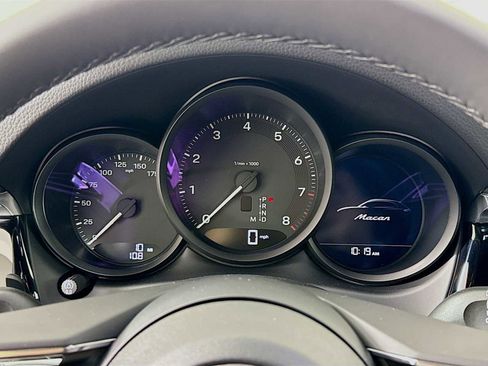 New 2026 Porsche Macan image 16