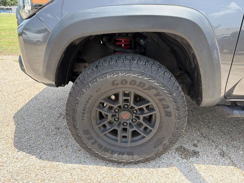 Used 2021 Toyota Tacoma TRD Pro AWD/4WD image 9