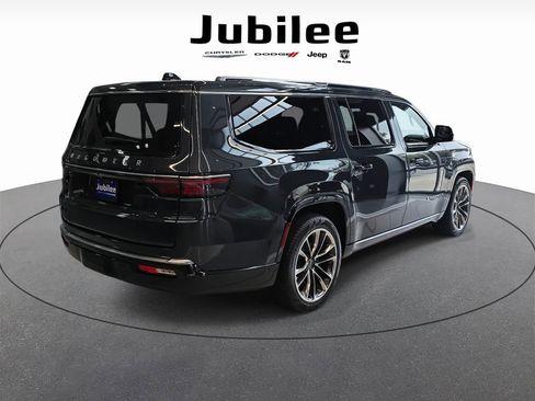 New 2025 Jeep Wagoneer L Series III w/ Premium Group I image 5