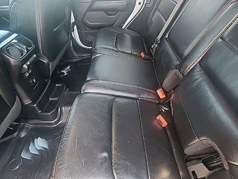 Used 2019 Jeep Wrangler Unlimited Sahara AWD/4WD image 21