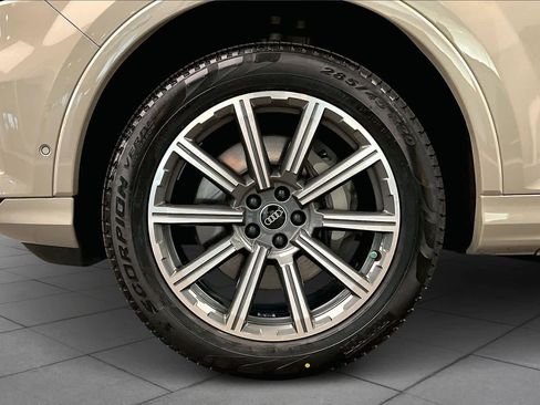 Certified 2023 Audi Q7 Premium Plus w/ Premium Plus Package image 11