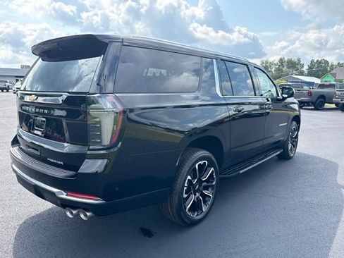 New 2026 Chevrolet Suburban Premier w/ Sun And Tow Package AWD/4WD image 5