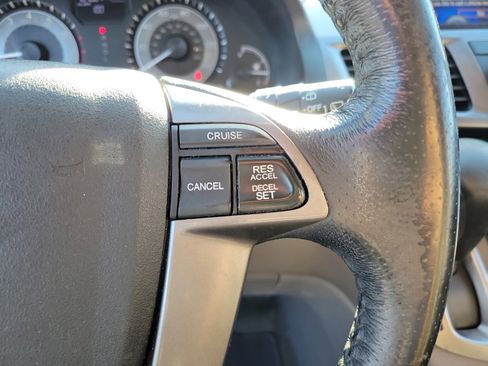 Used 2014 Honda Odyssey EX-L image 19