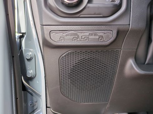 New 2025 Jeep Wrangler Unlimited Rubicon w/ Safety Group image 27