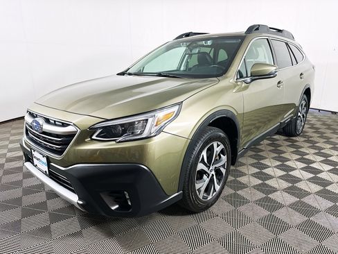 Used 2022 Subaru Outback Limited AWD/4WD image 3
