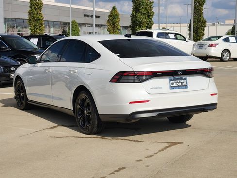 Used 2025 Honda Accord SE image 5