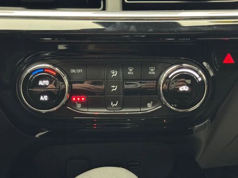 Used 2024 Chevrolet Trax RS w/ Driver Confidence Package image 24