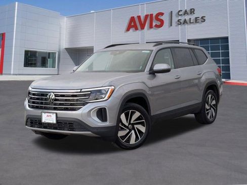 Used 2025 Volkswagen Atlas SE FWD image 1