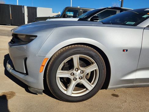 Used 2019 Chevrolet Camaro LT image 6