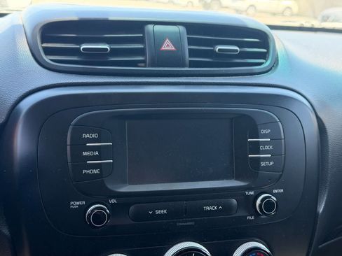Used 2019 Kia Soul FWD image 16