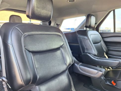 Used 2022 Ford Explorer XLT w/ Equipment Group 202A image 29