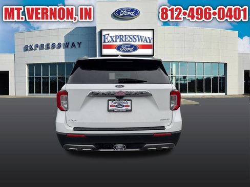 Used 2022 Ford Explorer XLT w/ Equipment Group 202A AWD/4WD image 7
