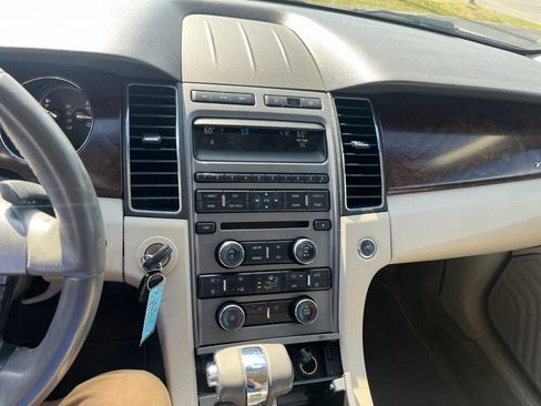 Used 2012 Ford Taurus SEL FWD image 8