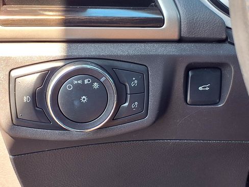 Used 2014 Ford Fusion SE w/ Equipment Group 202A FWD image 19