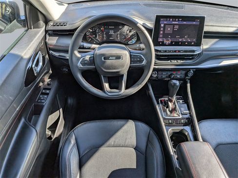 Used 2022 Jeep Compass Trailhawk image 16