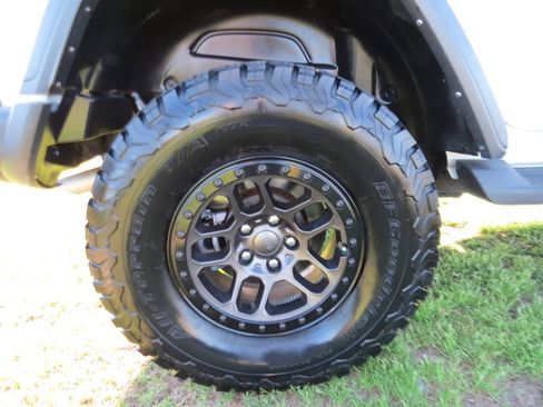 Used 2023 Jeep Wrangler Rubicon w/ Xtreme 35 Tire Package image 16