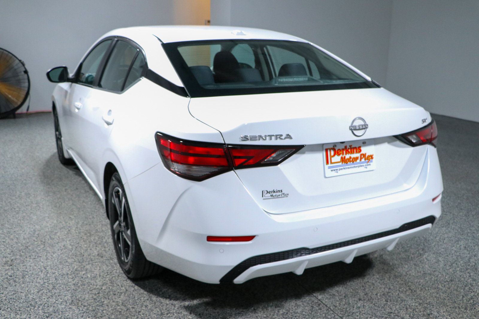 Used 2024 Nissan Sentra SV FWD image 9