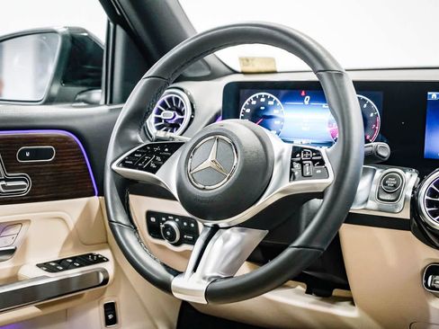 Used 2026 Mercedes-Benz GLB 250 image 15