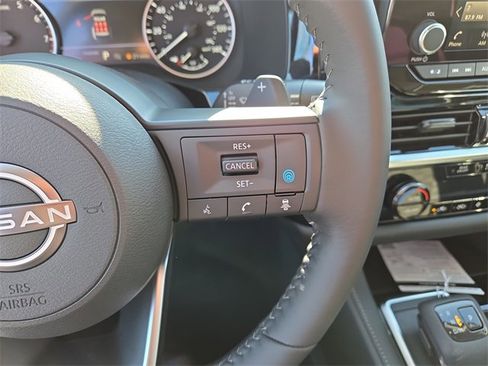 New 2025 Nissan Pathfinder SV w/ Black Appearance Package image 20