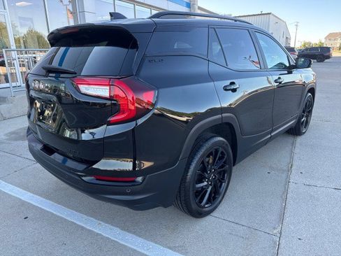 Used 2024 GMC Terrain SLE w/ Driver Convenience Package AWD/4WD image 3