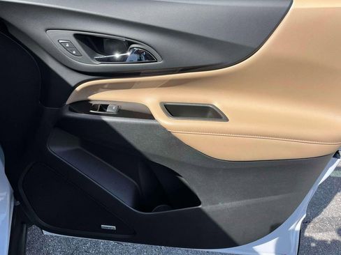 Used 2024 Chevrolet Equinox Premier image 21