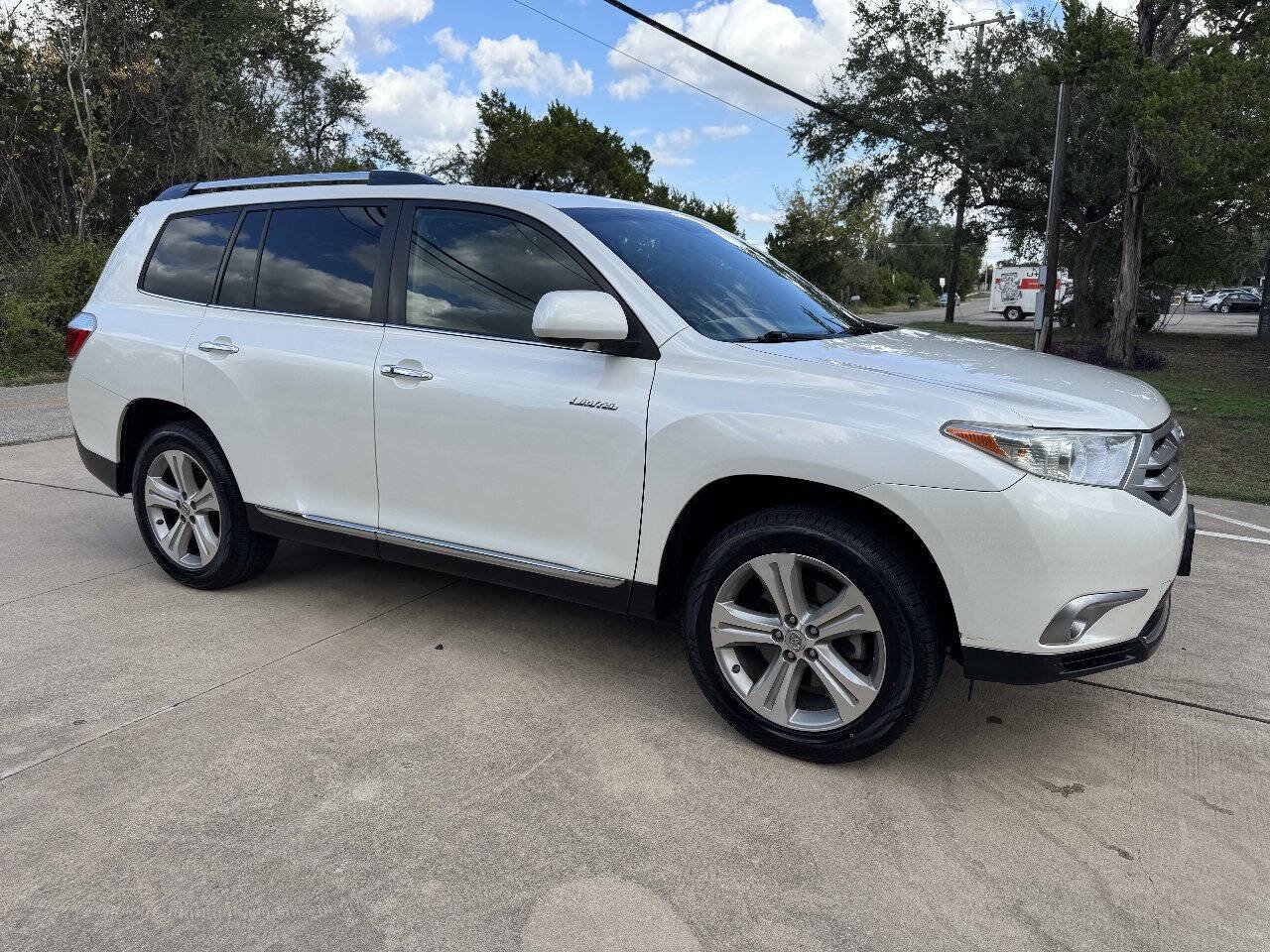 Used 2013 Toyota Highlander Limited AWD/4WD image 18