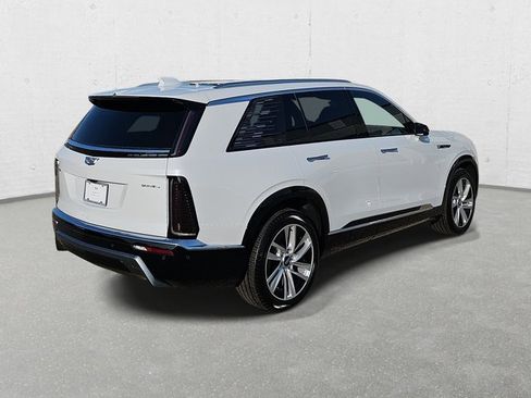 New 2026 Cadillac Vistiq Luxury w/ LPO, Floor Liner Package image 5