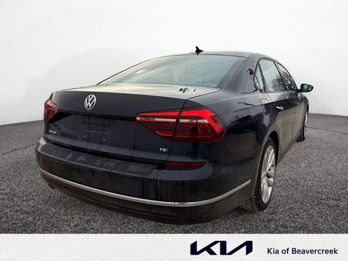 Used 2019 Volkswagen Passat 2.0T Wolfsburg image 5