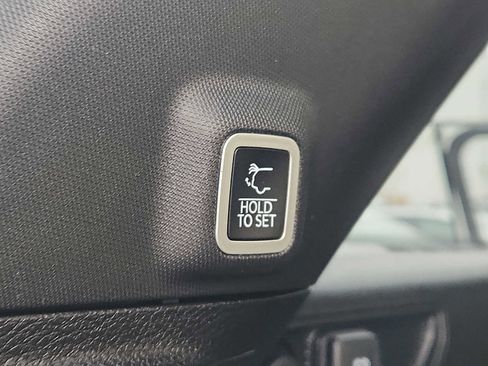 Used 2023 Jeep Grand Cherokee Altitude image 28