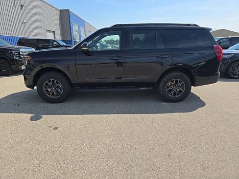 Used 2025 Ford Expedition Tremor AWD/4WD image 3