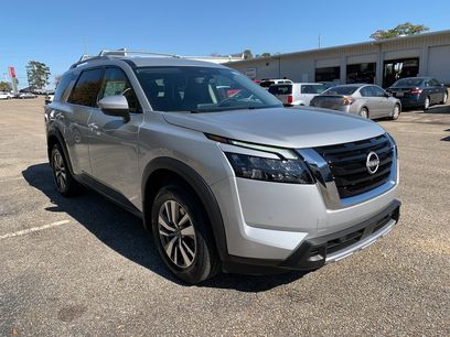 New 2025 Nissan Pathfinder SL