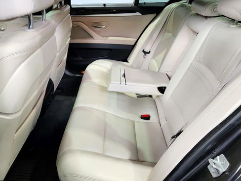 Used 2014 BMW 550i xDrive Sedan image 23