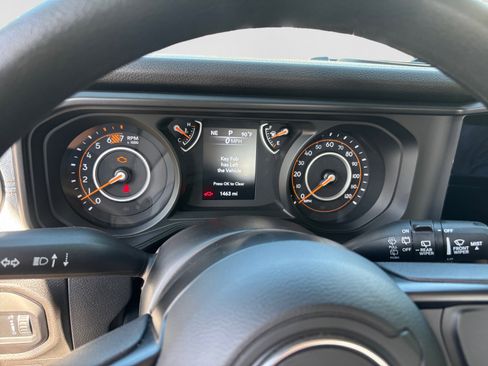 Used 2026 Jeep Wrangler Sport AWD/4WD image 14