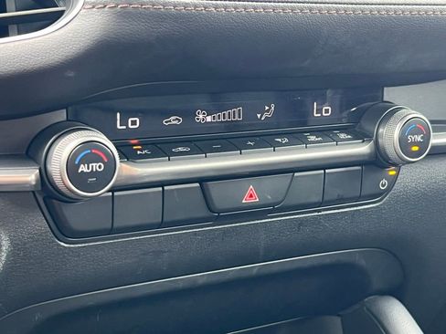 Used 2025 MAZDA MAZDA3 s Sport image 26