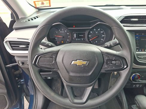 Used 2021 Chevrolet TrailBlazer LS AWD/4WD image 19