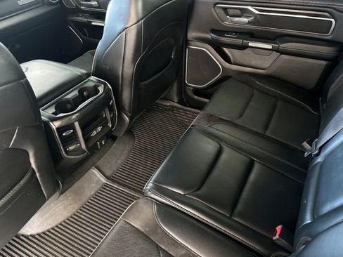 Used 2023 RAM 1500 Laramie AWD/4WD image 4
