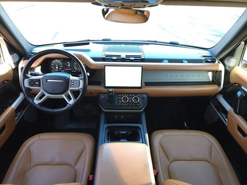 Used 2023 Land Rover Defender 130 S image 10